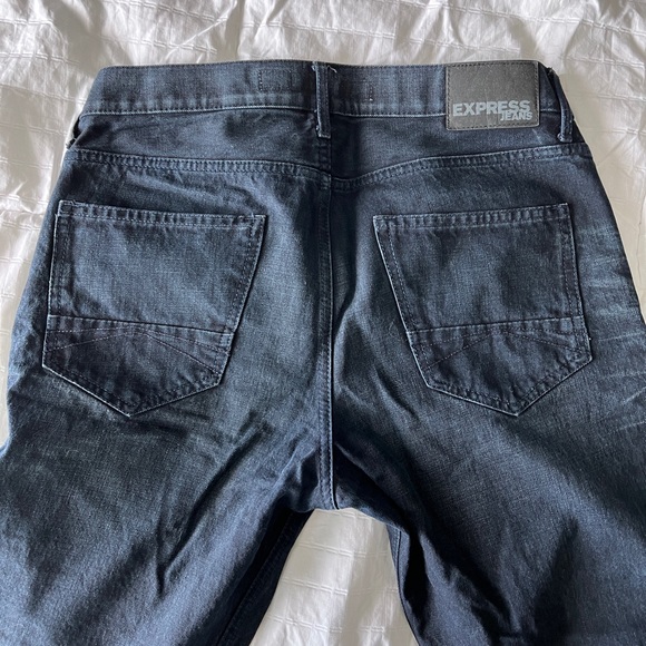 Lightly worn Express Dark Wash Kingston Bootcut Classic Fit Men’s Jeans 32x30 - Picture 4 of 5